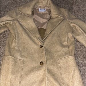 Old navy, trench coat, business wear jacket! Size medium warm tan!